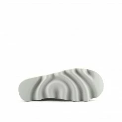 ISSEY MIYAKE X UN Bounce Fit 2