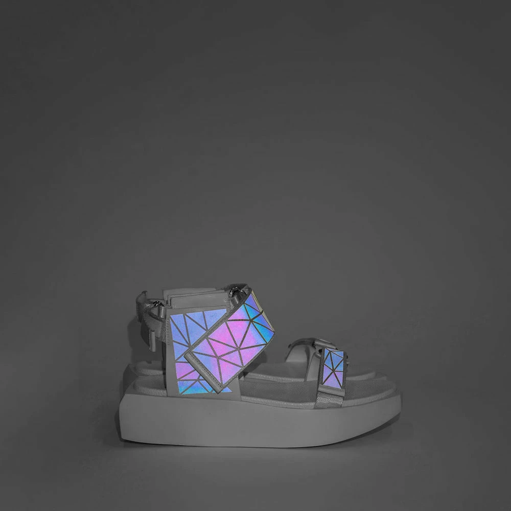 ANREALAGE X UN WOMEN Dimension Wa Lo