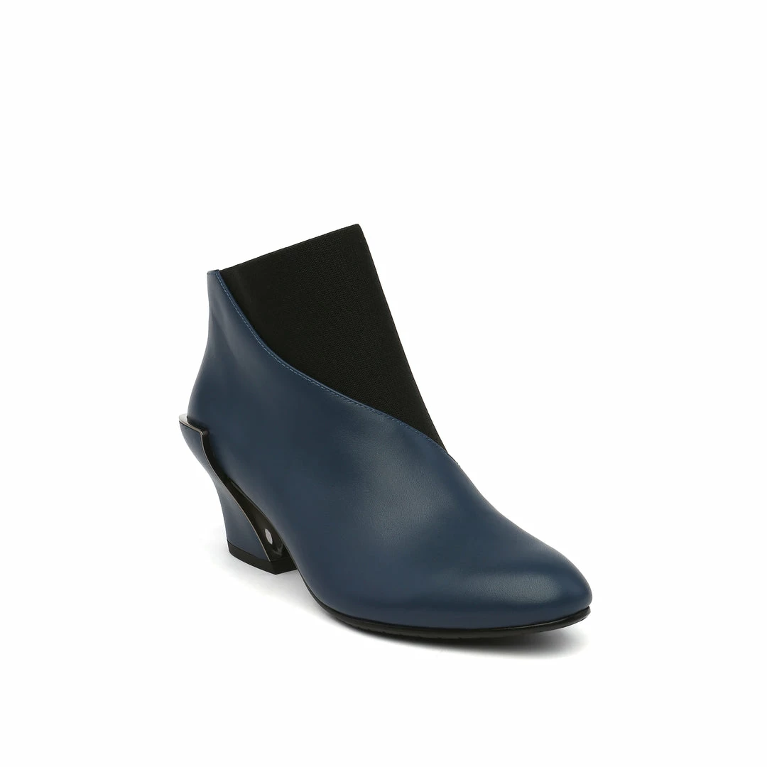 ISSEY MIYAKE X UN WOMEN Wrap Bootie Mid
